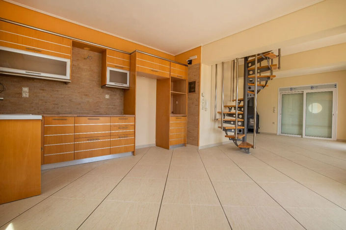Image No.13-2 Bed Maisonette for sale