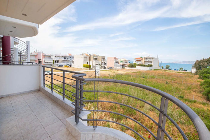 Image No.8-2 Bed Maisonette for sale