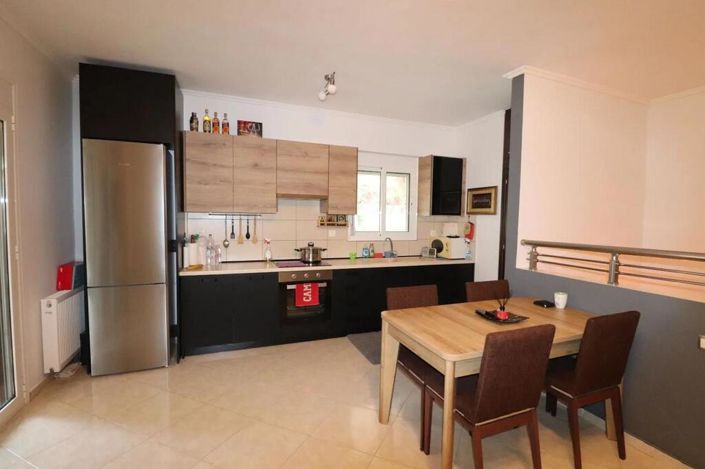 Image No.7-2 Bed Maisonette for sale