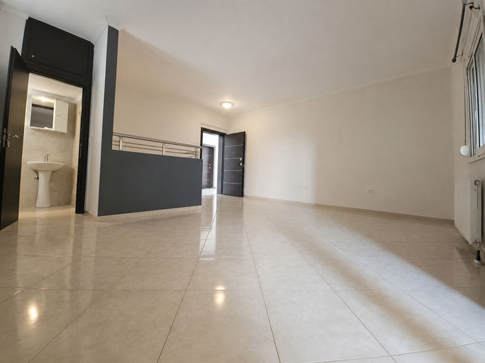 Image No.9-2 Bed Maisonette for sale