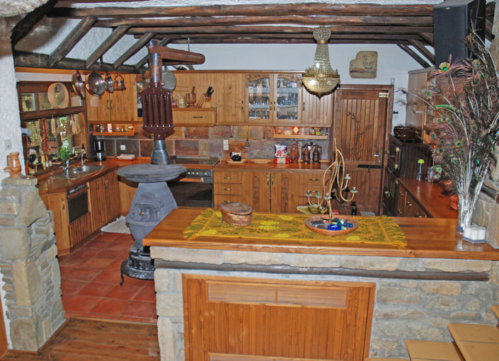 Image No.18-5 Bed Property for sale