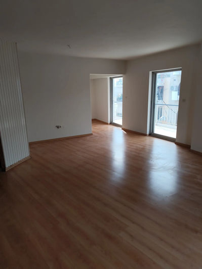 Image No.5-2 Bed Flat for sale