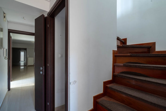 Image No.16-3 Bed Maisonette for sale
