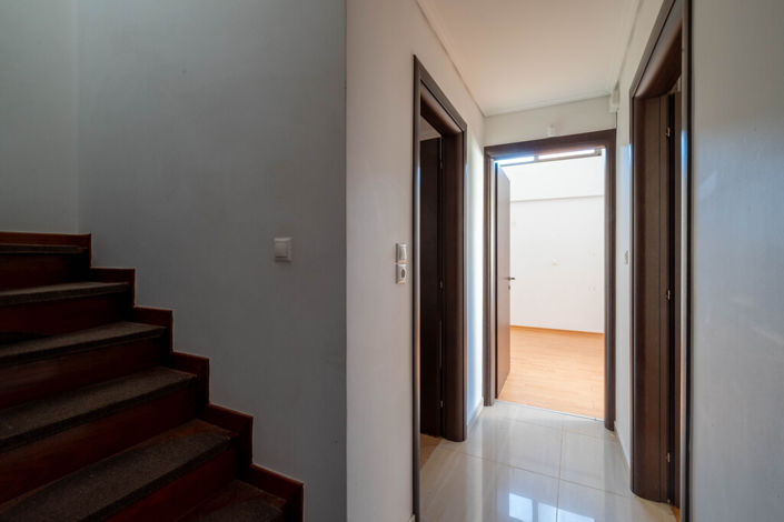 Image No.17-3 Bed Maisonette for sale