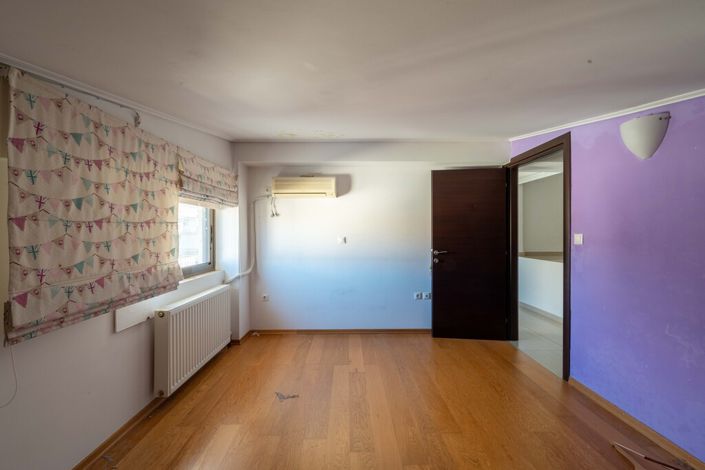 Image No.21-3 Bed Maisonette for sale