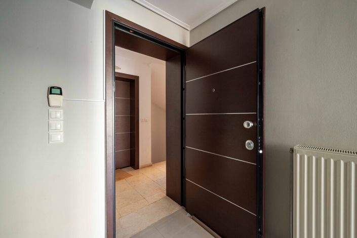 Image No.24-3 Bed Maisonette for sale