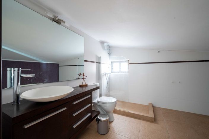 Image No.27-3 Bed Maisonette for sale