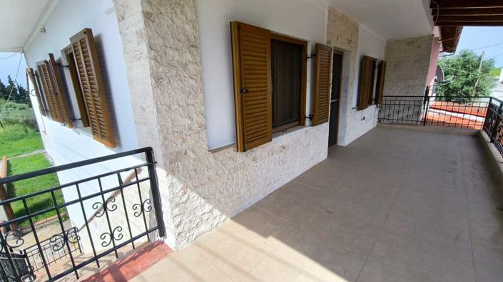 Image No.24-3 Bed Maisonette for sale