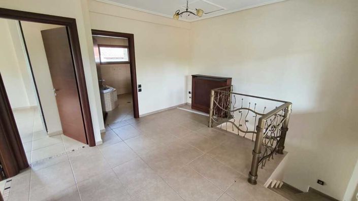Image No.26-3 Bed Maisonette for sale