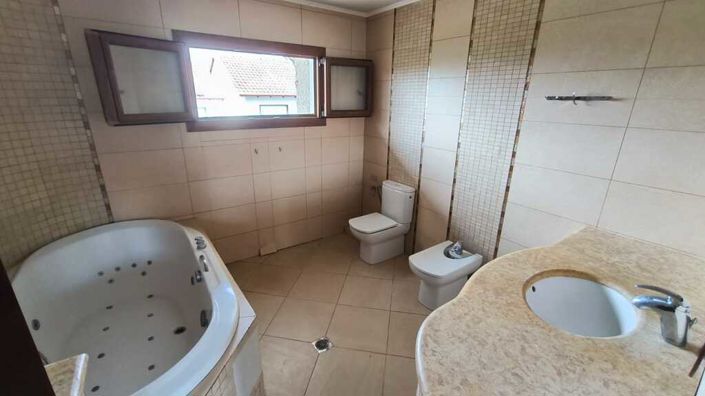 Image No.27-3 Bed Maisonette for sale