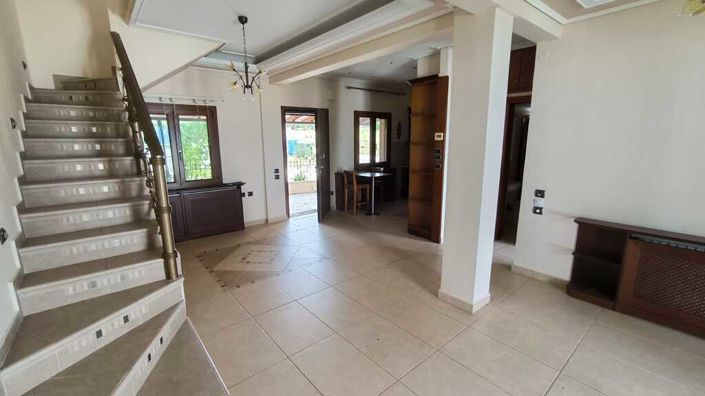 Image No.9-3 Bed Maisonette for sale