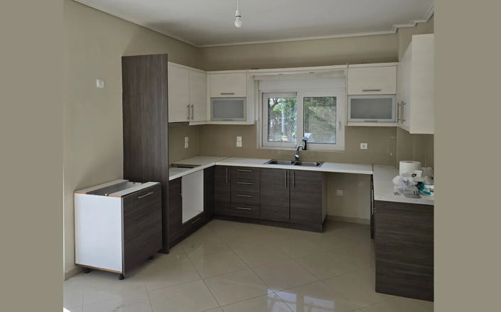 Image No.8-4 Bed Property for sale