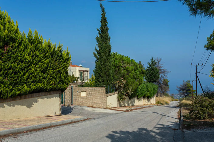 Image No.8-3 Bed Maisonette for sale