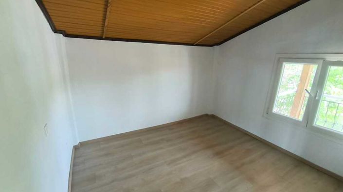 Image No.13-3 Bed Property for sale