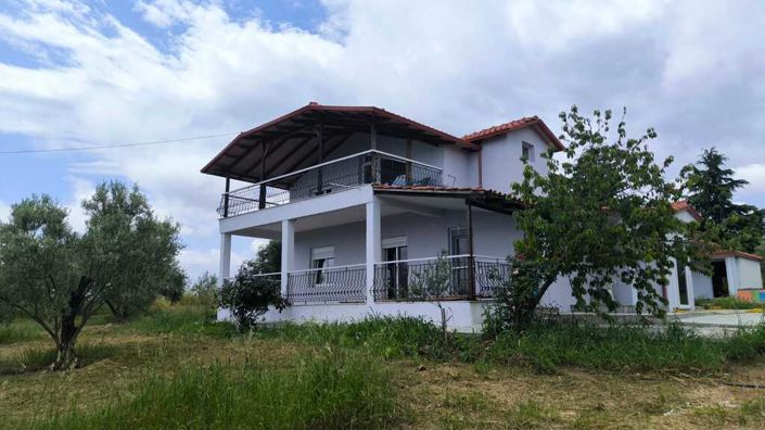 Image No.27-3 Bed Property for sale