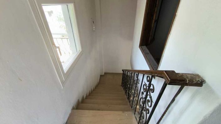 Image No.8-3 Bed Property for sale