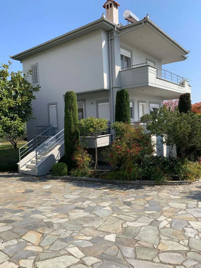 Image No.30-5 Bed Property for sale