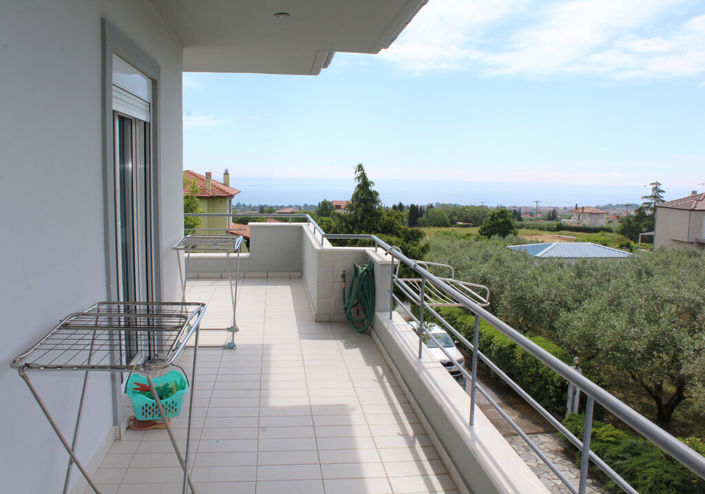 Image No.8-5 Bed Property for sale
