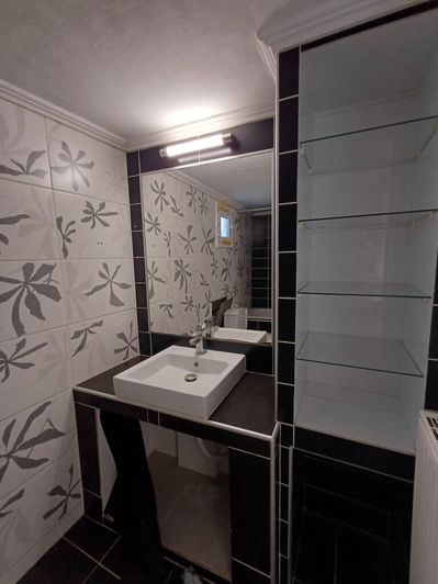 Image No.13-2 Bed Flat for sale