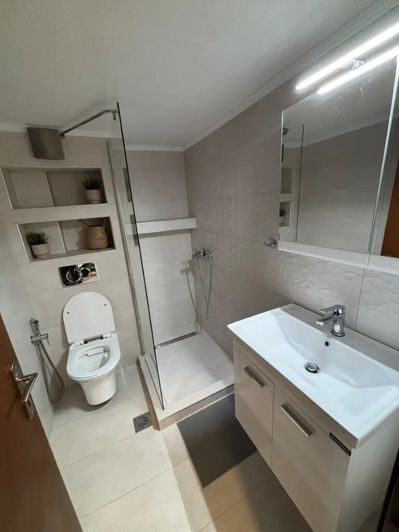 Image No.16-3 Bed Flat for sale