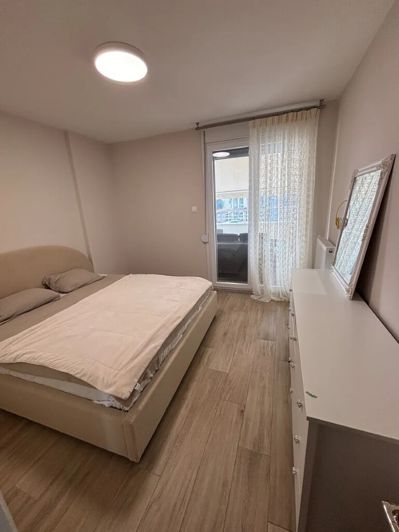 Image No.9-3 Bed Flat for sale