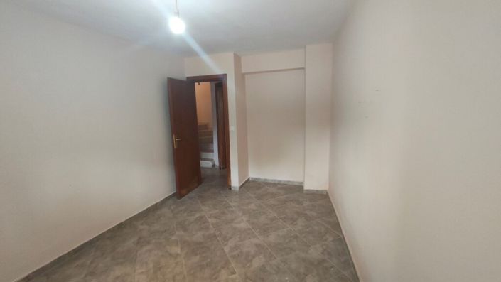 Image No.10-4 Bed Maisonette for sale