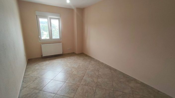 Image No.14-4 Bed Maisonette for sale