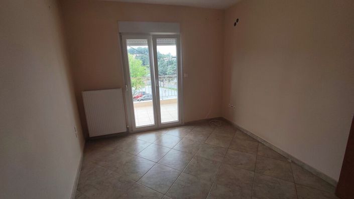 Image No.15-4 Bed Maisonette for sale
