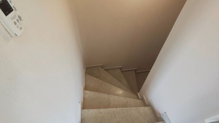 Image No.3-4 Bed Maisonette for sale