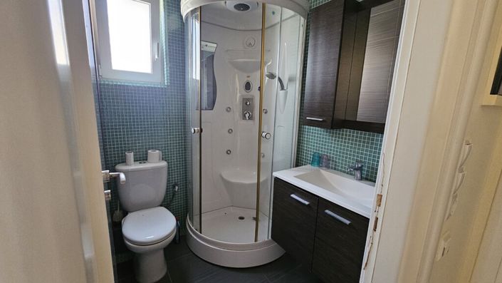 Image No.10-2 Bed Flat for sale