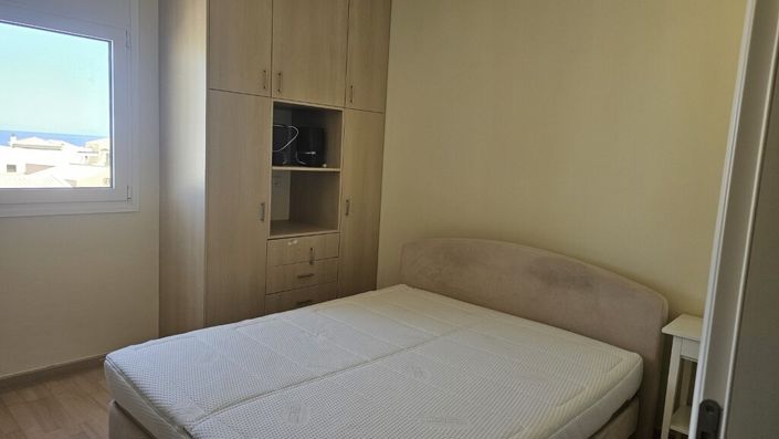Image No.8-2 Bed Flat for sale