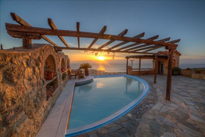 Image No.2-4 Bed Villa for sale