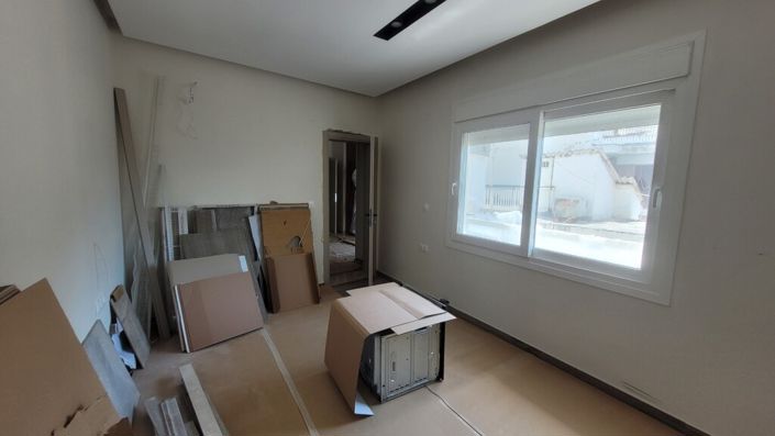Image No.10-2 Bed Flat for sale