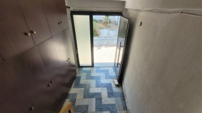 Image No.25-2 Bed Flat for sale