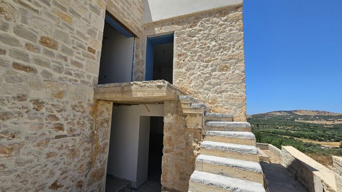 Image No.17-4 Bed Maisonette for sale