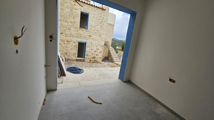 Image No.21-4 Bed Maisonette for sale