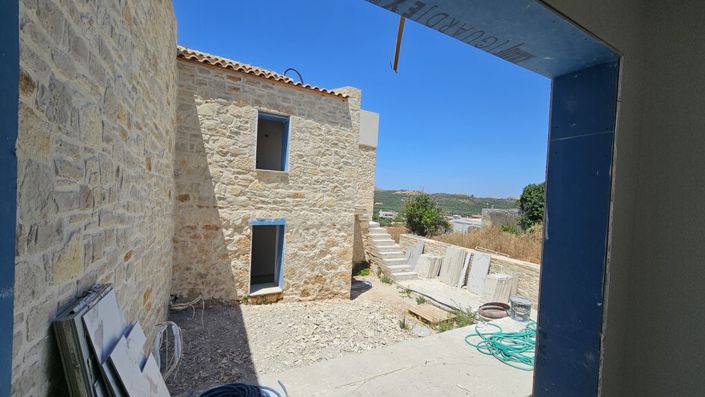 Image No.4-4 Bed Maisonette for sale