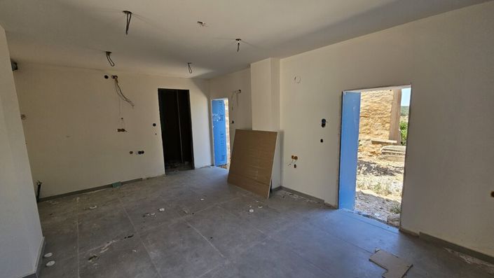 Image No.13-4 Bed Maisonette for sale