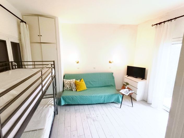 Image No.5-2 Bed Flat for sale