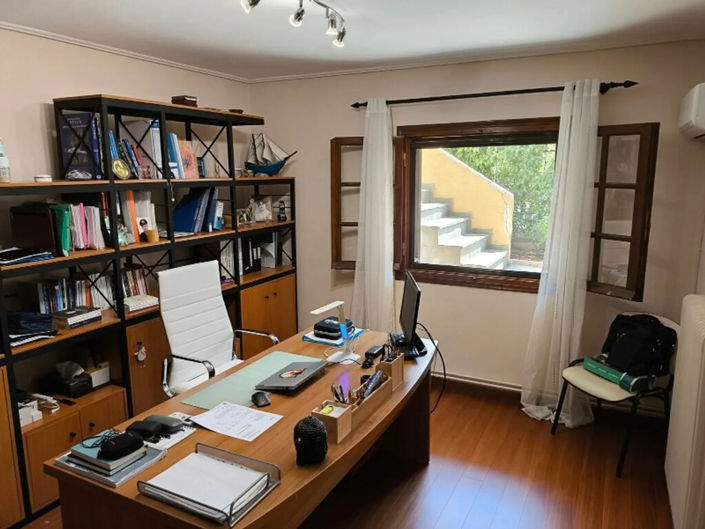 Image No.22-3 Bed Property for sale