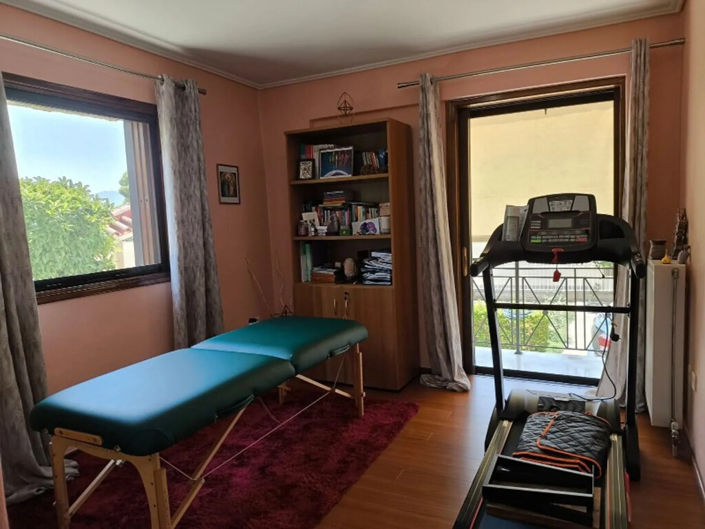 Image No.24-3 Bed Property for sale