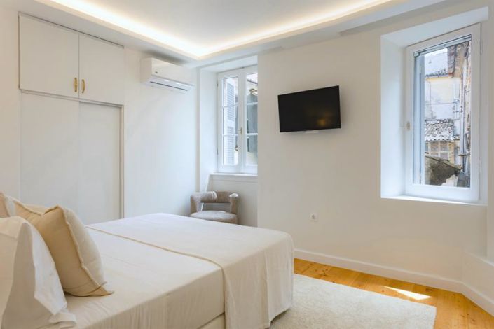 Image No.12-3 Bed Flat for sale