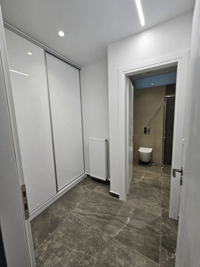 Image No.12-3 Bed Property for sale