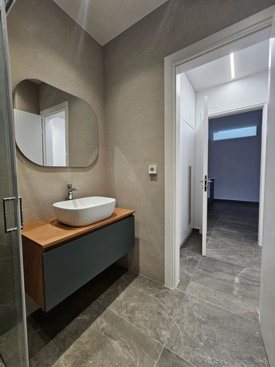 Image No.17-3 Bed Property for sale