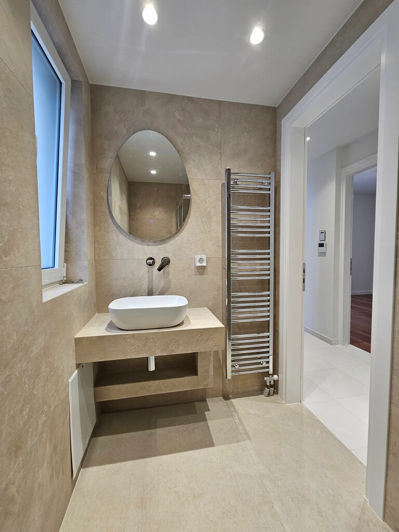 Image No.19-3 Bed Property for sale