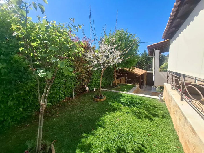 Image No.2-Propriété de 4 chambres à vendre à Kalyvia