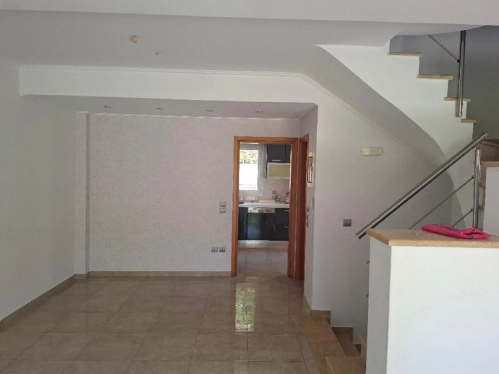 Image No.3-Propriété de 4 chambres à vendre à Kalyvia