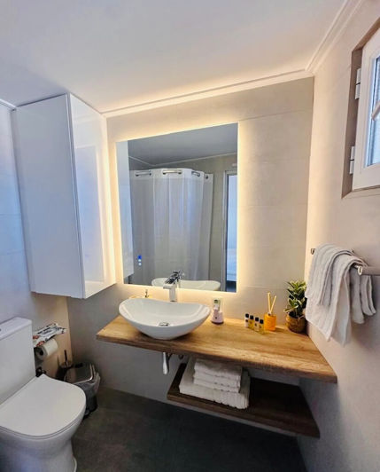Image No.14-4 Bed Property for sale