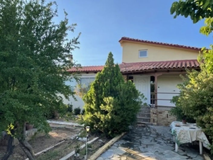 Image No.3-3 Bed Property for sale