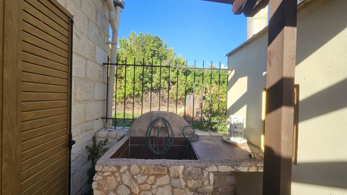 Image No.19-3 Bed Property for sale